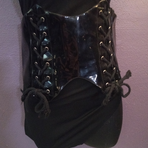 Pvc bat wing cincher - Picture 5 of 6